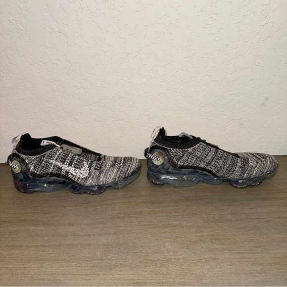 Nike Men’s Air VaporMax 2020 Flyknit, Black/Black/White, Size 10.5 - Picture 4 of 12